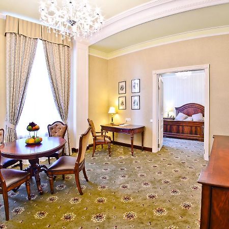Alfavito Kyiv Hotel Esterno foto