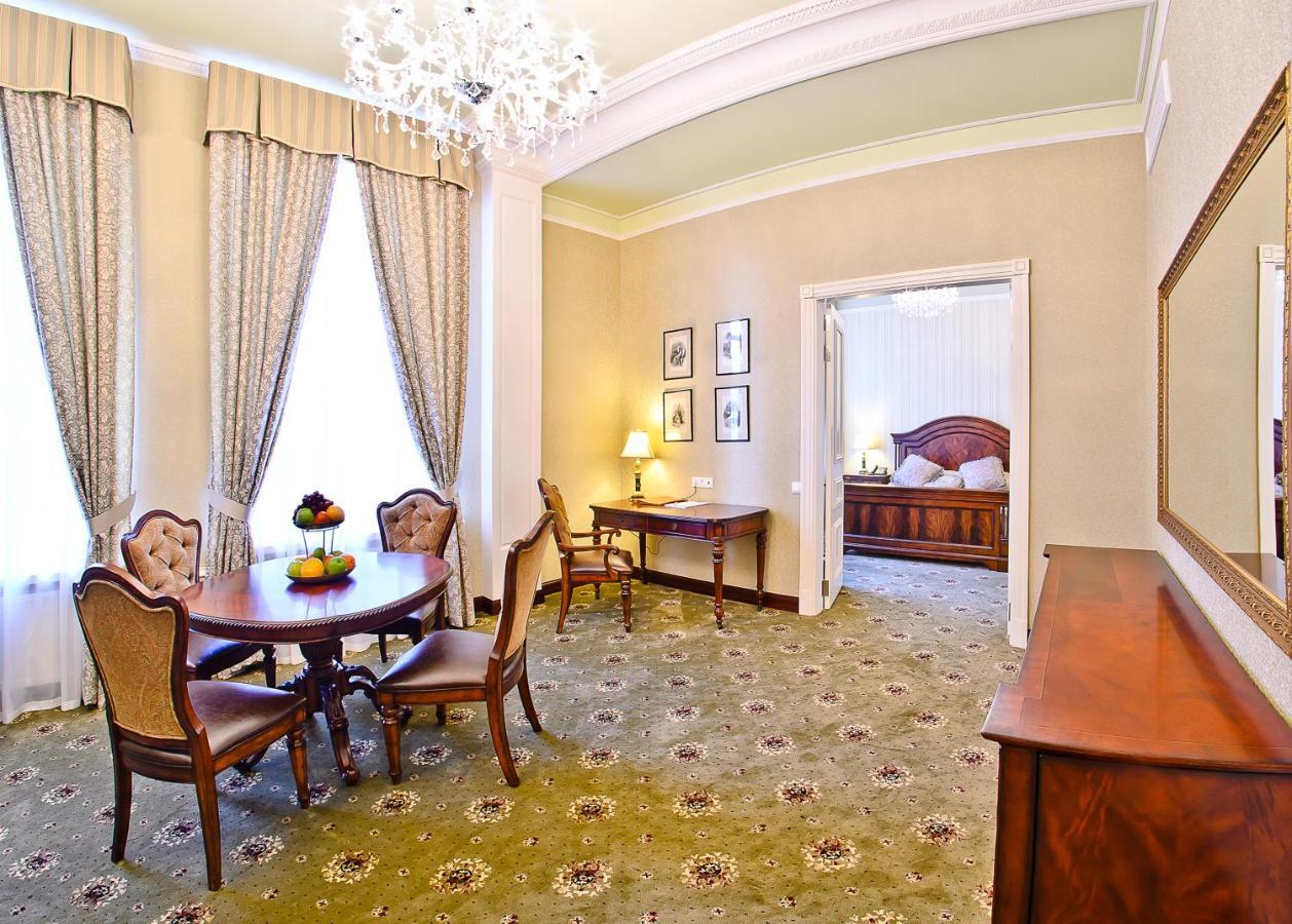 Alfavito Kyiv Hotel Esterno foto