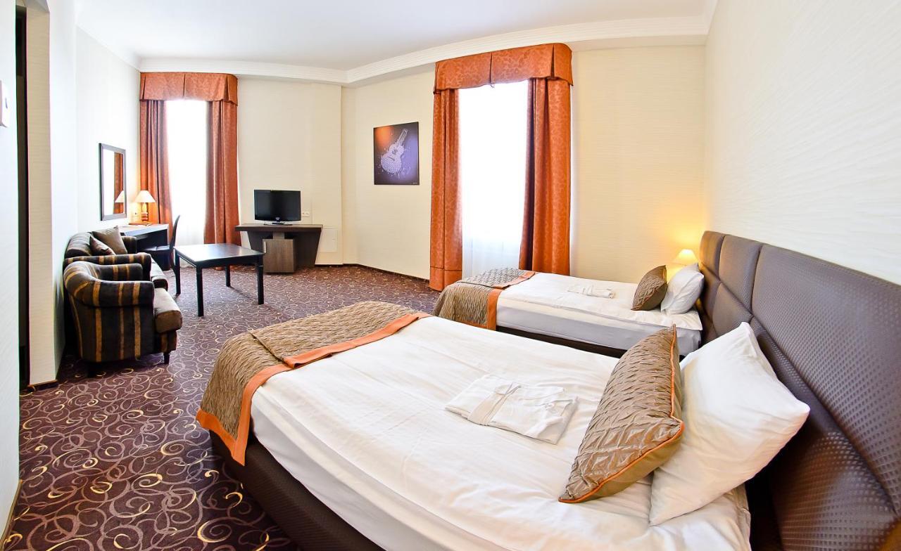 Alfavito Kyiv Hotel Esterno foto